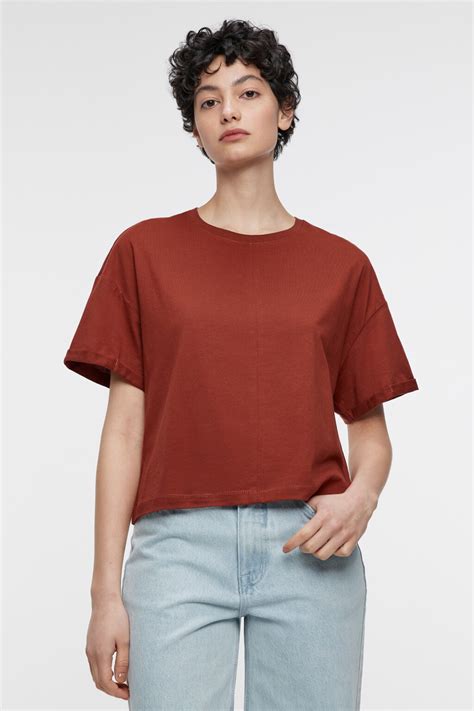 Футболка oversize укороченная с подвернутыми рукавами 2321279453, цвет ...