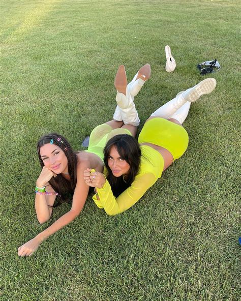 Coachella 2022 : Les plus beaux looks des personnalités connues d'ici
