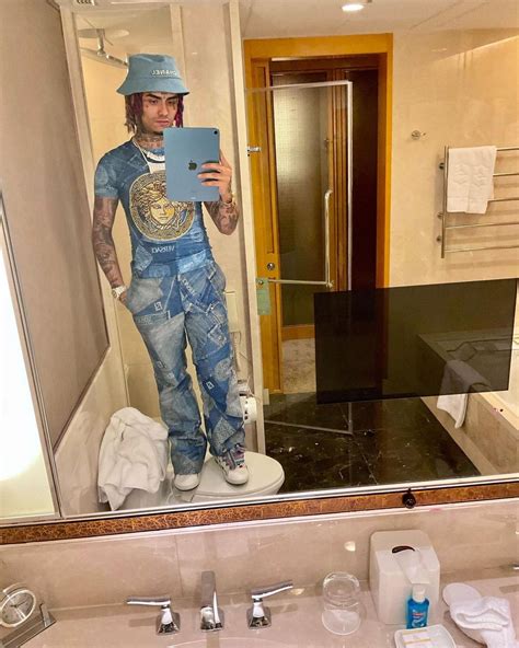 Lil Pump Outfit from August 19, 2022 | WHAT’S ON THE STAR?