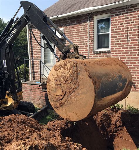 This sherman tank was found buried in a backyard after 50 years 12