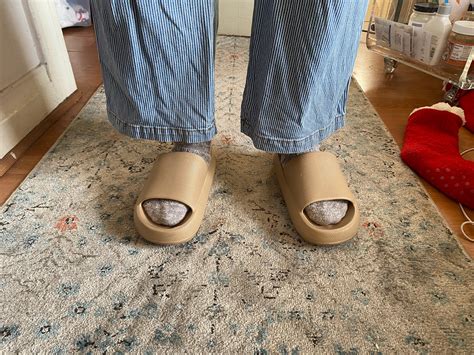 Relieve Plantar Fasciitis Pain with the Right Footwear: A Guide to Cho