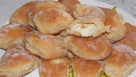Рецепты пирожков с творогом из дрожжевого теста, печёных в духовке
