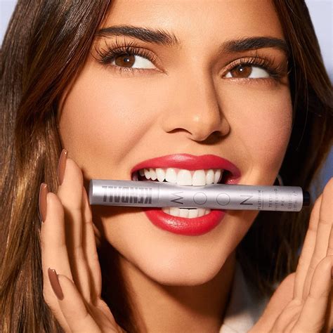 Moon Platinum Teeth Whitening Pen by Kendall Jenner | 2X Power | 30