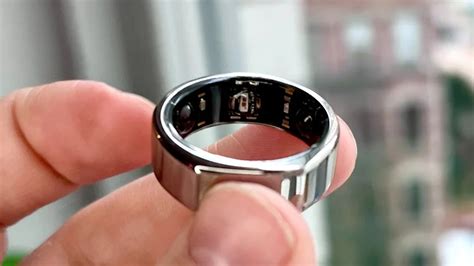 Samsung выпустит умное кольцо Galaxy Ring. Читайте на UKR.NET