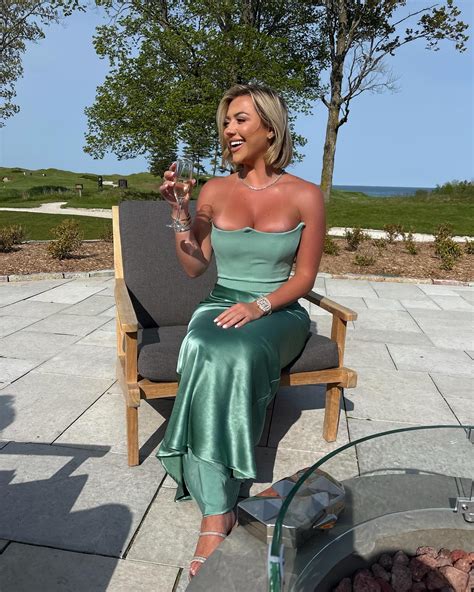 Halle Payne - Halle Payne added a new photo.