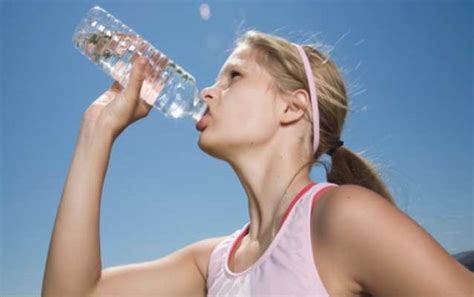 dehidrasi lebih parah bisa terjadi  konsumsi makanan