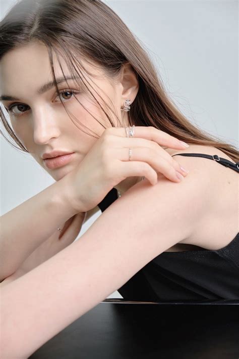 ANASTASIA J | Model