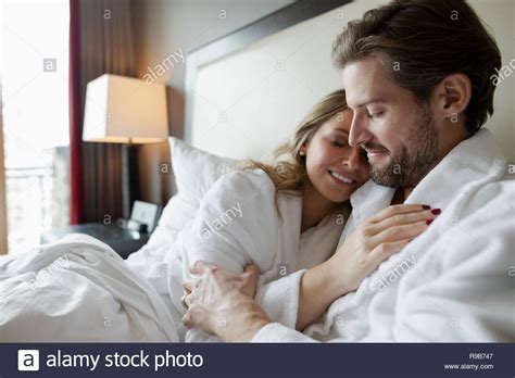 5 Reasons Why My Stepmom Shared My Hotel Bed All Weekend - s7h9sul