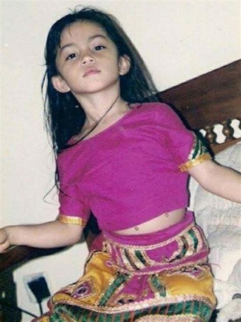 transformasi wajah ariel tatum  balita hingga nenek nenek