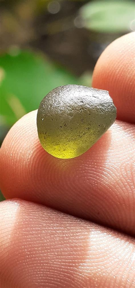 Natural Ceylon green zircon 💎 : r/mineralcollectors
