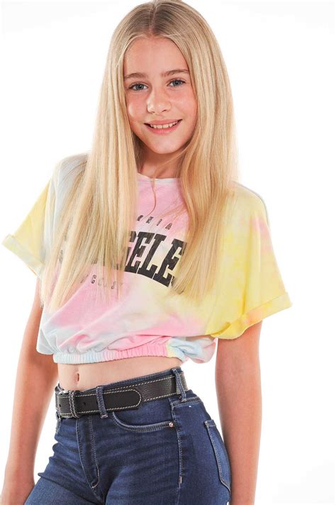 Lara – Figures Models SA