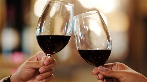 Red wine can help lower blood pressure, study finds | ITV News