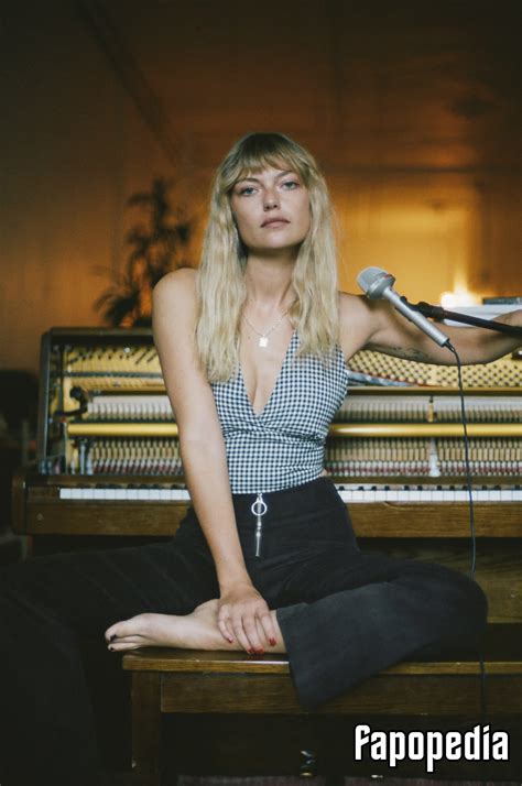 Farah Holt Nude Leaks - Photo #86764 - Fapopedia