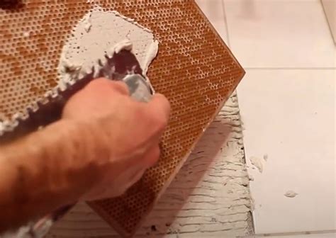 Замена разбитой плитки на полу - Как заменить одну плитку своими руками
