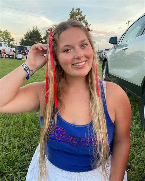 Cali Davenport | new friends were made🐾 | Instagram