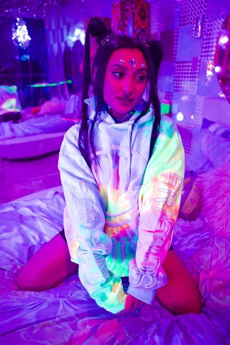 FESTY BESTY X @VANSECOO & @PAMELAASECOO