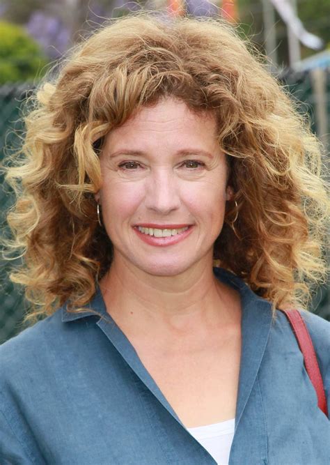 Nancy Travis's Instagram, Twitter & Facebook on IDCrawl