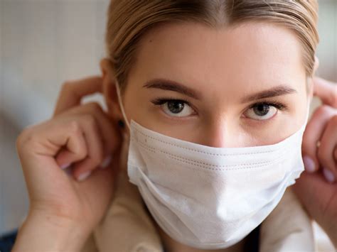 COVID-19 znów atakuje. Nowe warianty upodobniły się do znanych chorób