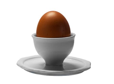 telur  telur cup ceramic terisolasi  latar belakang putih