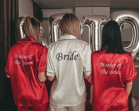 Custom Satin Bridesmaid Pajamas: Bachelorette Party Pjs - Etsy