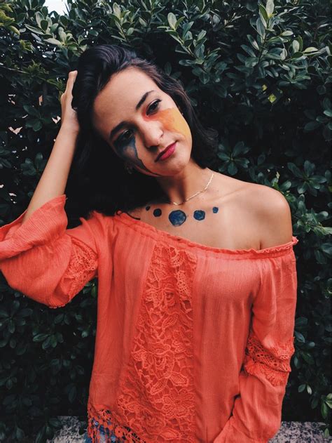 Pin by 🌸 Isa 🌸 on Moody Photoshoot | Off shoulder blouse, Women, Fashion