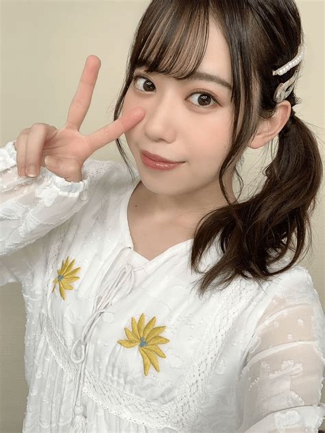 Date Sayuri from Her 1st Photobook『Ashiato』👣 Online Talk Show : r/seiyuu