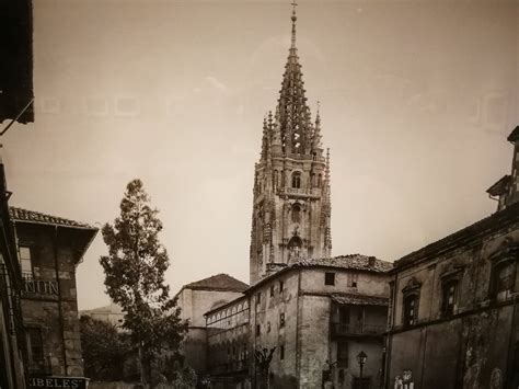 Lost medieval housings, XV century-1934. Oviedo, Spain : r/Lost