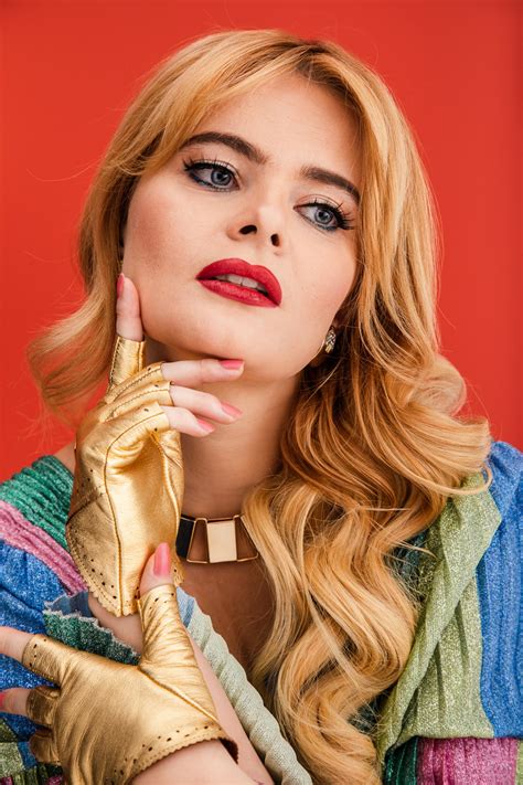 Erika Vikman: "Olen ihastunut sekä miehiin että naisiin" | Apu