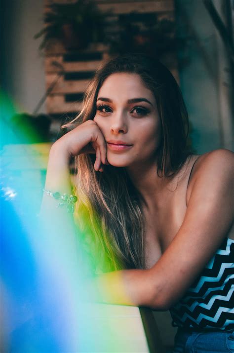 Download Prism Illuminating Linda Chica Wallpaper | Wallpapers.com