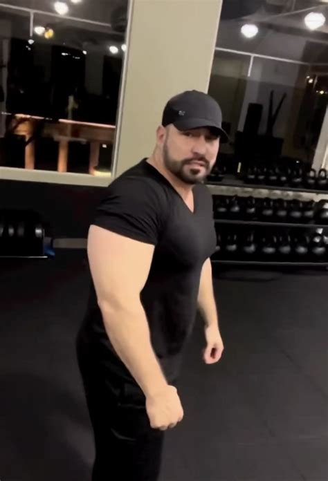 Rafael Amaya sorprende con notable cambio físico: ¡puro músculo!