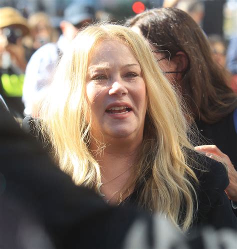 Nem tud egyedül járni, borzasztó állapotban van Christina Applegate