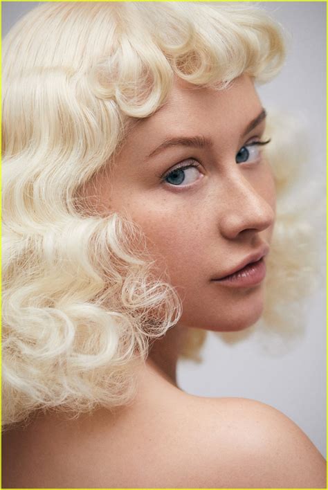Christina Aguilera Shows Off Her Freckles for 'Paper' Transformation ...