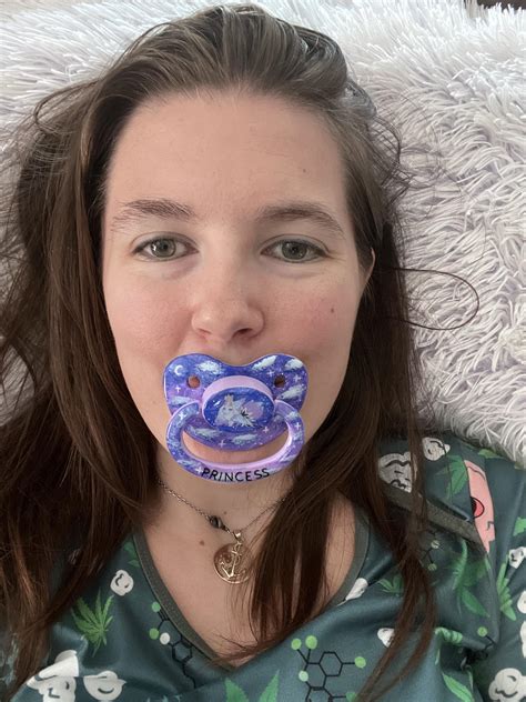 Just enjoying my day with my new paci! : r/ABDL