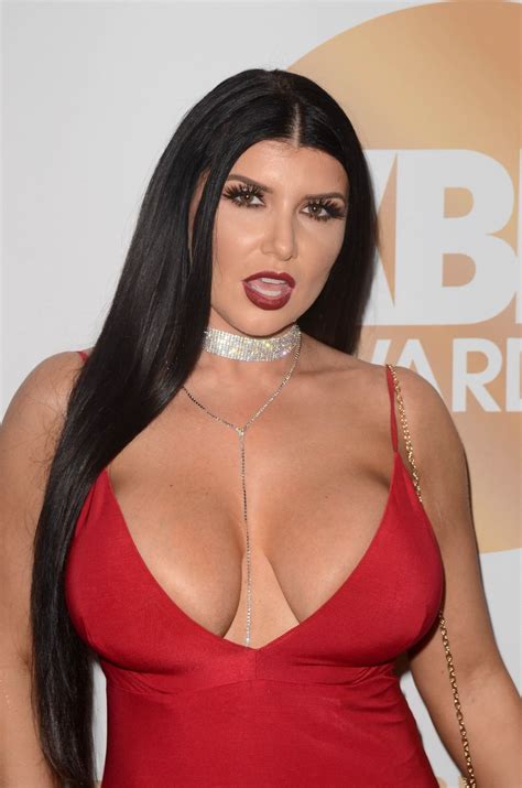 Romi Rain Red Dress - Wallpics.Net - Wallpapers, Photos, Pictures