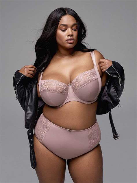 Plus Size Bra Fitting | Melbourne | Illusions Lingerie