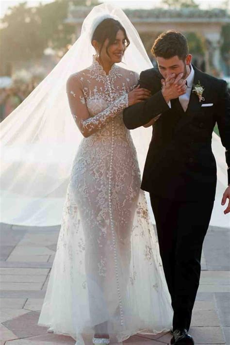 White and maroon wedding dress 60 photos - Vianawedding.com