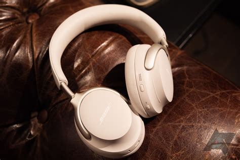 bose quietcomfort ultra headphones  sony wh xm battle