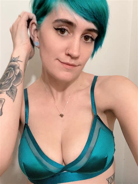 can you guess my favorite color? | Scrolller