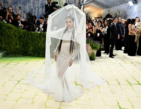 Met Gala Red Carpet Photos: Best Pics of Musicians, Actors & More