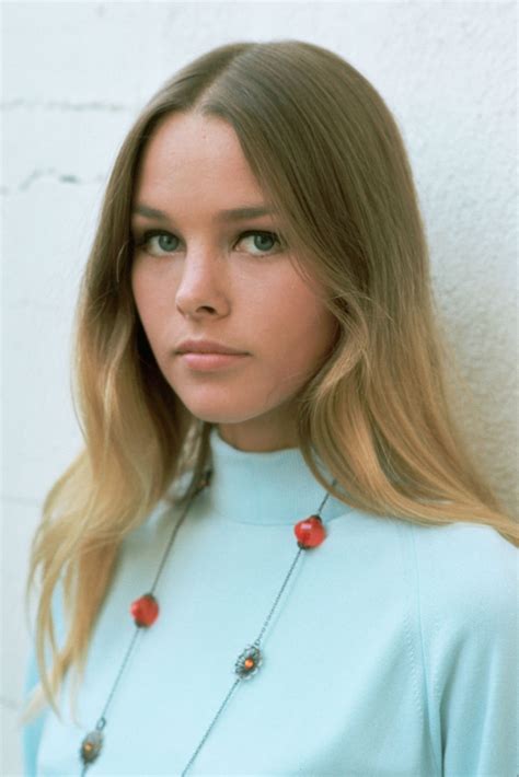 michelle phillips b13 — Postimages