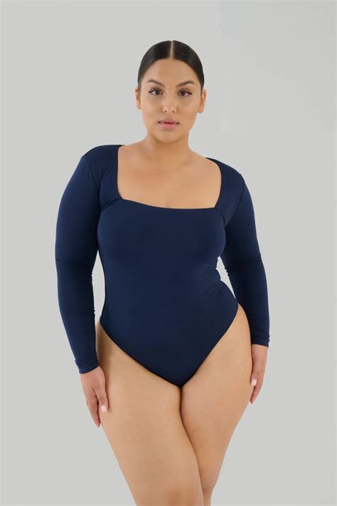 Body z kwadratowym dekoltem granatowe - Sklep Saint Body