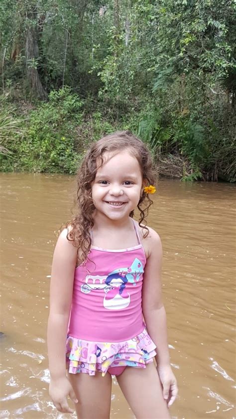 Pin de Elisa Tibúrcio de Melo Nobre em salvei sem querer
