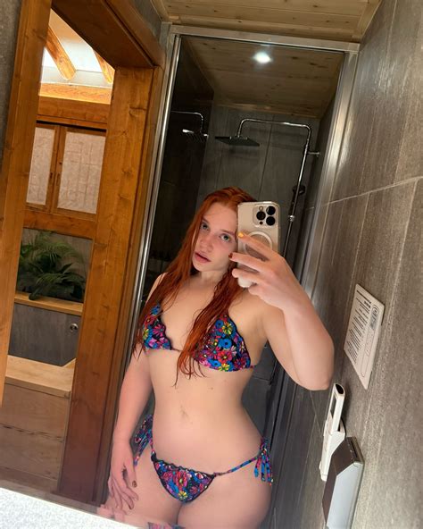 Persia Lourdes | Say hi 👋 back!! Hehe 🦋 | Instagram