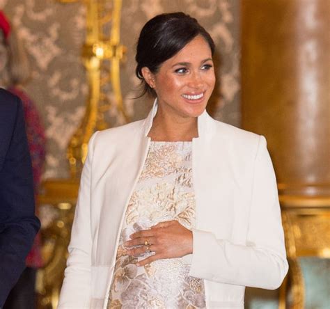 7 Crazy Twitter Theories About Meghan's Mole You NEED to See - zfdc9w0
