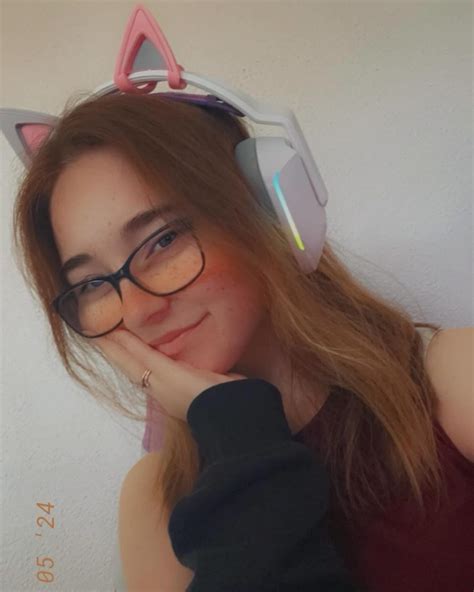 Alyssa (@lyssaurora) on Threads