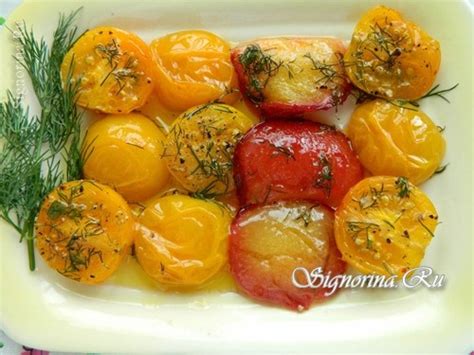 Запечённые жёлтые черри в духовке со сливами: рецепт с фото