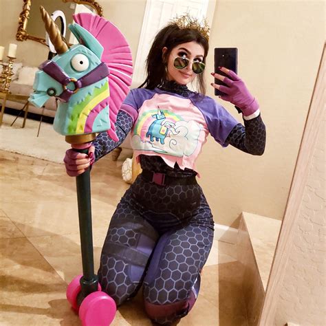 Got to love her cosplays 🥵 : r/SSSniperWolf_Pics