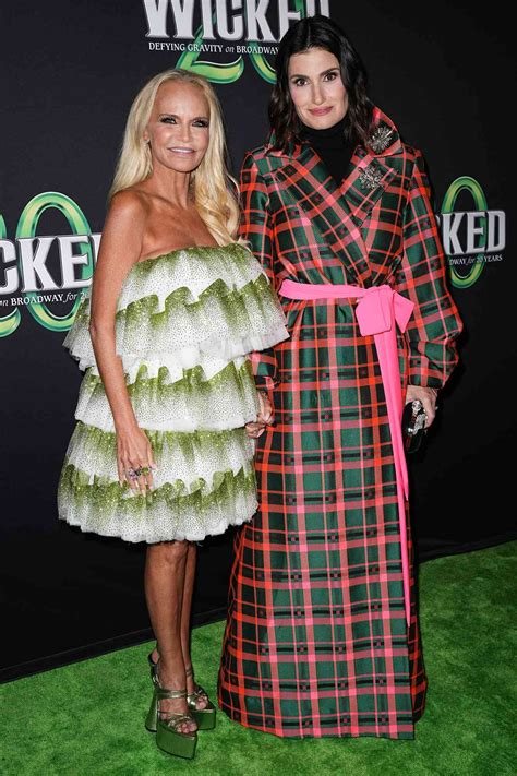 Kristin Chenoweth and Idina Menzel Reunite Wicked's 20th Anniversary