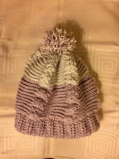 Шапка вязаная с помпоном на подкладке | Winter hats, Hats, Fashion