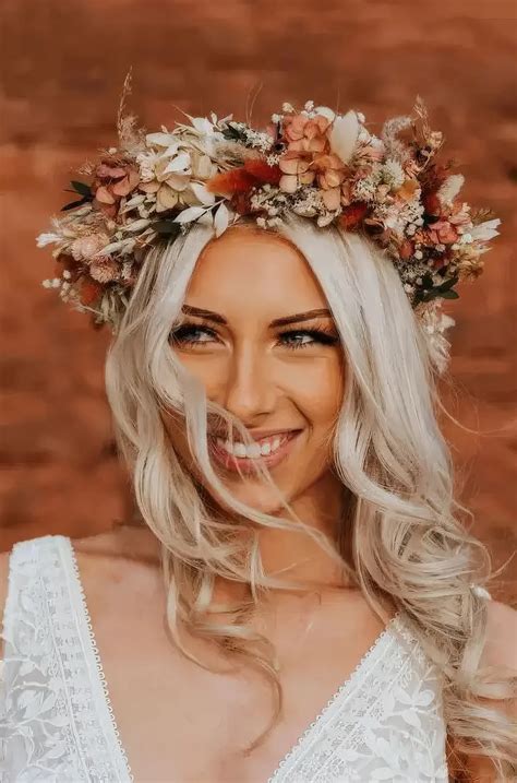 49 Fantastic Bridal Flower Crown Ideas - Styleoholic